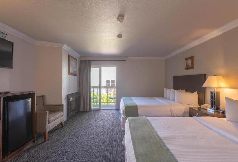 فندق Cannery Row Inn