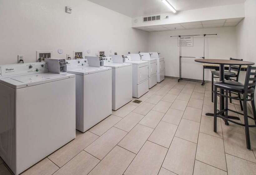 בית מלון כפרי Sonesta Essential Rapid City