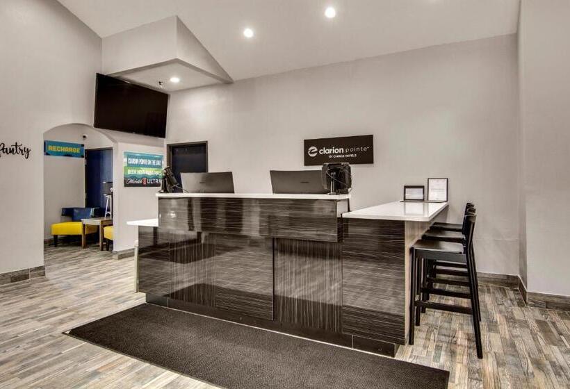 Отель Clarion Pointe On The Lake Clarksvillesouth Hill West