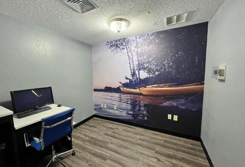 酒店 Clarion Pointe On The Lake Clarksvillesouth Hill West