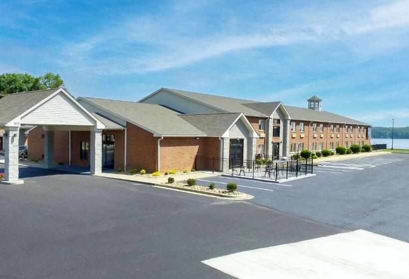 Отель Clarion Pointe On The Lake Clarksvillesouth Hill West