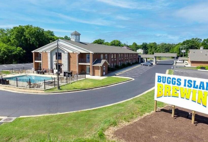 Отель Clarion Pointe On The Lake Clarksvillesouth Hill West