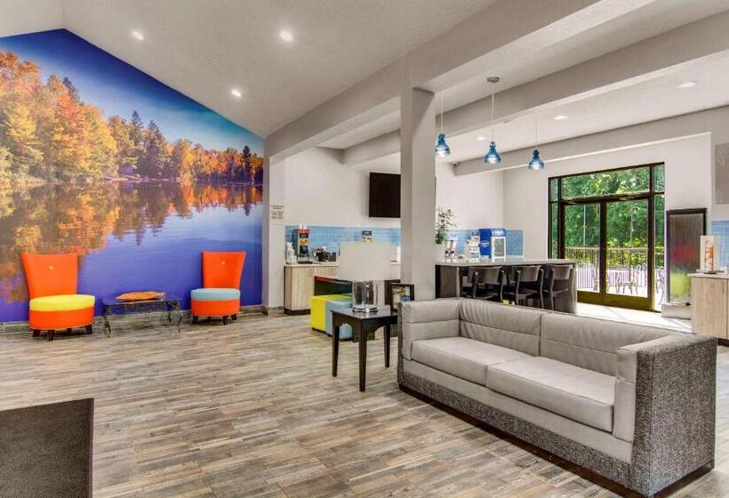 酒店 Clarion Pointe On The Lake Clarksvillesouth Hill West