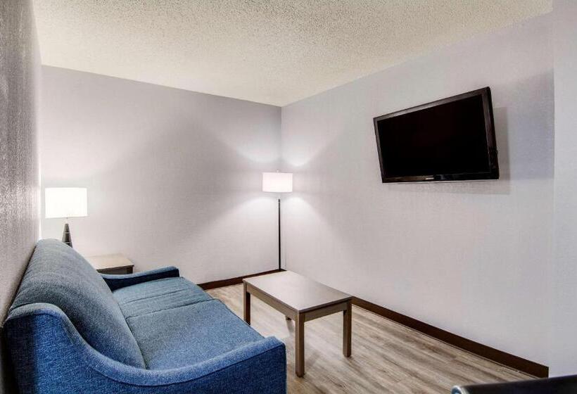 Отель Clarion Pointe On The Lake Clarksvillesouth Hill West