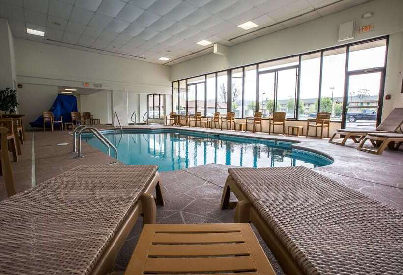 هتل Comfort Inn & Suites At Dollywood Lane