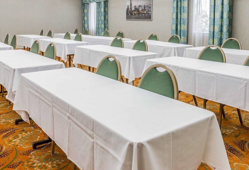 ホテル Spark By Hilton Plymouth