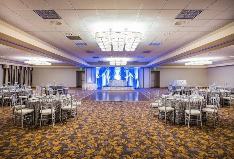 Отель Crowne Plaza San Francisco Airport, An Ihg