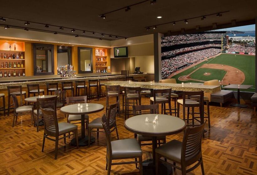 Отель Crowne Plaza San Francisco Airport, An Ihg