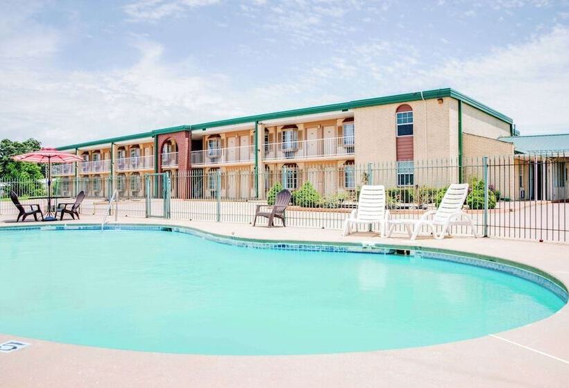 酒店 Days Inn By Wyndham Monett