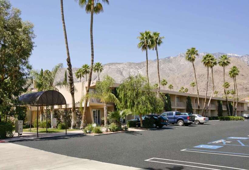 酒店 Days Inn By Wyndham Palm Springs