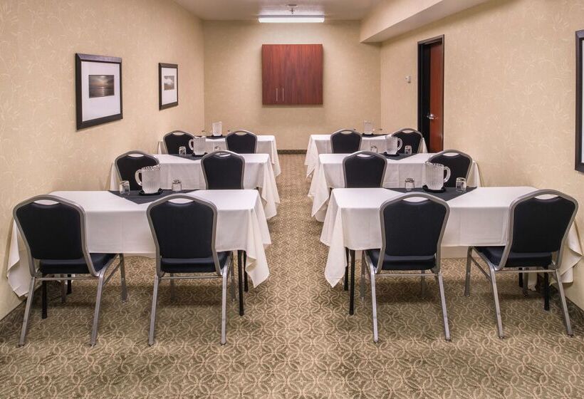 Отель Doubletree By Hilton Portland  Beaverton