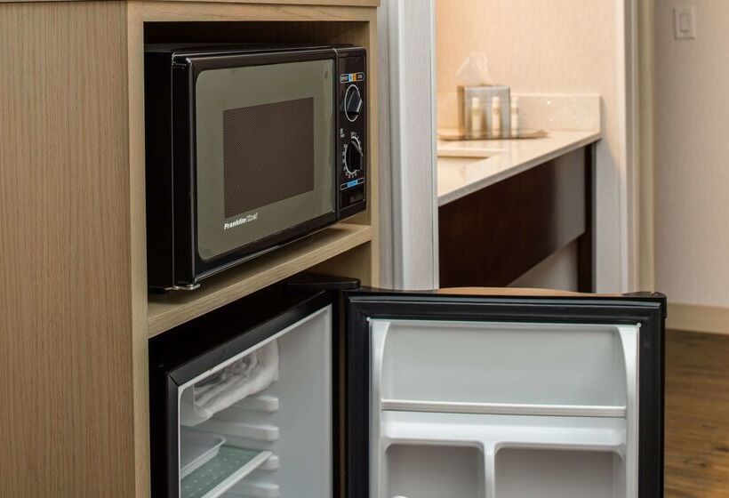 Отель Doubletree By Hilton Portland  Beaverton