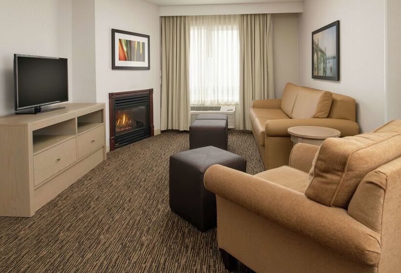 Отель Doubletree By Hilton Portland Tigard