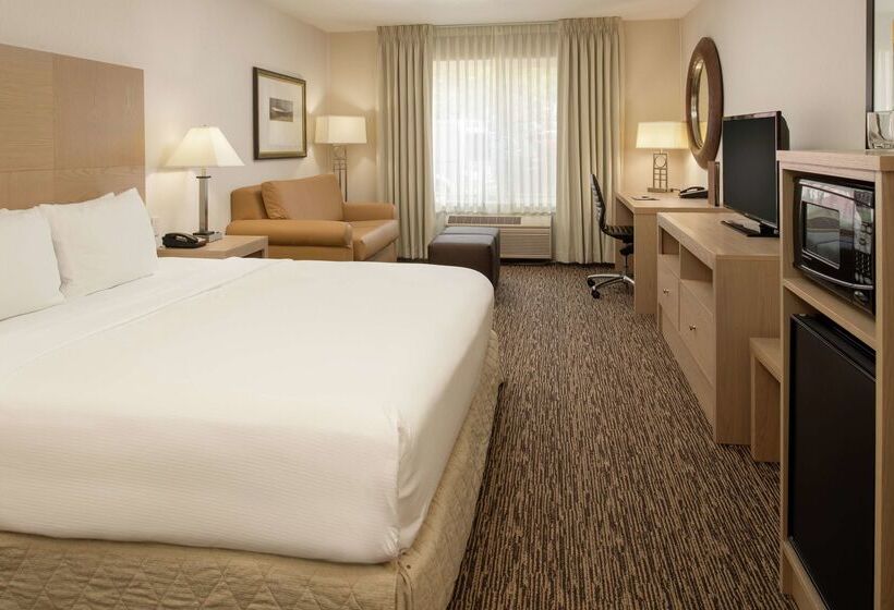 Отель Doubletree By Hilton Portland Tigard
