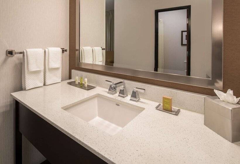 Doubletree By Hilton Hotel Vancouver