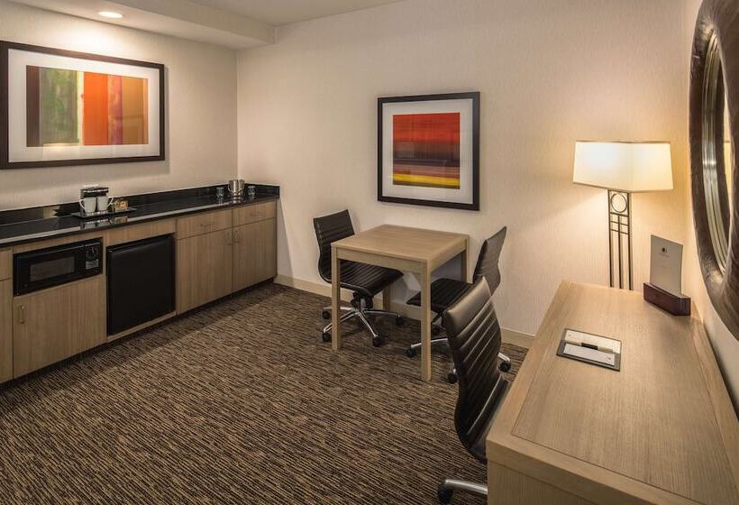 Doubletree By Hilton Hotel Vancouver