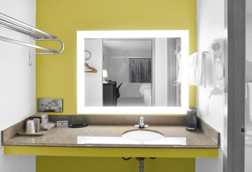 فندق Econo Lodge Carlsbad Caverns Area