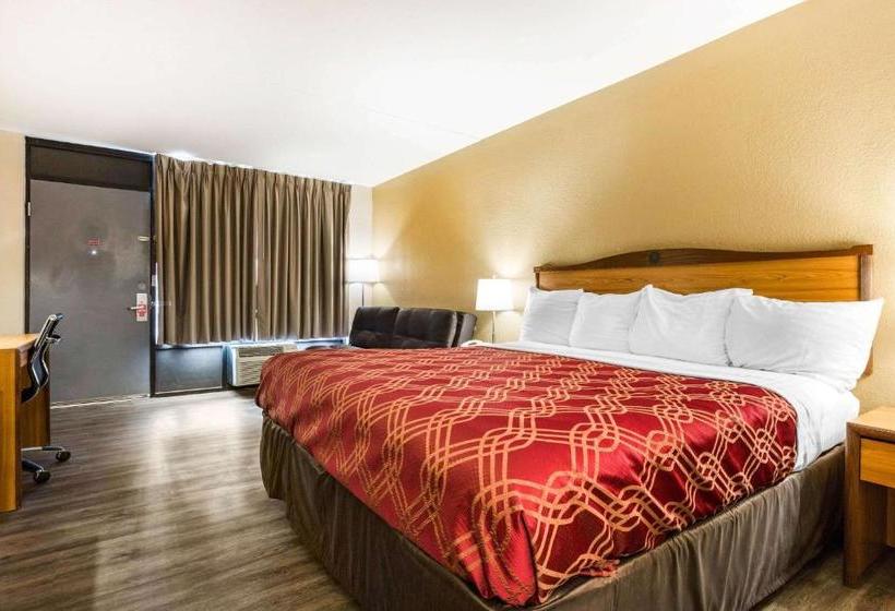 호텔 Econo Lodge Inn & Suites Branson Shepherd Of The Hills Expy