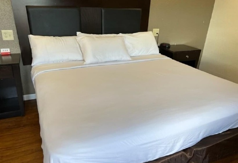 فندق Posh Inn & Suites