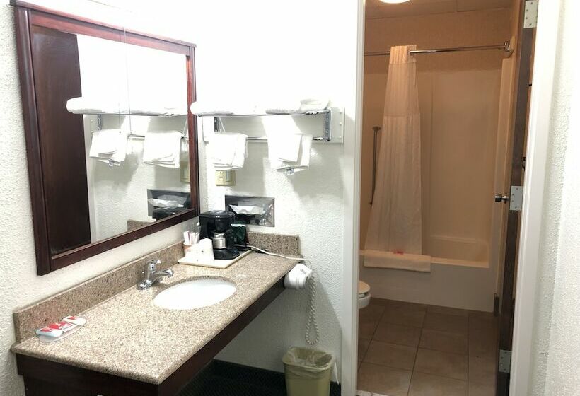 فندق Posh Inn & Suites