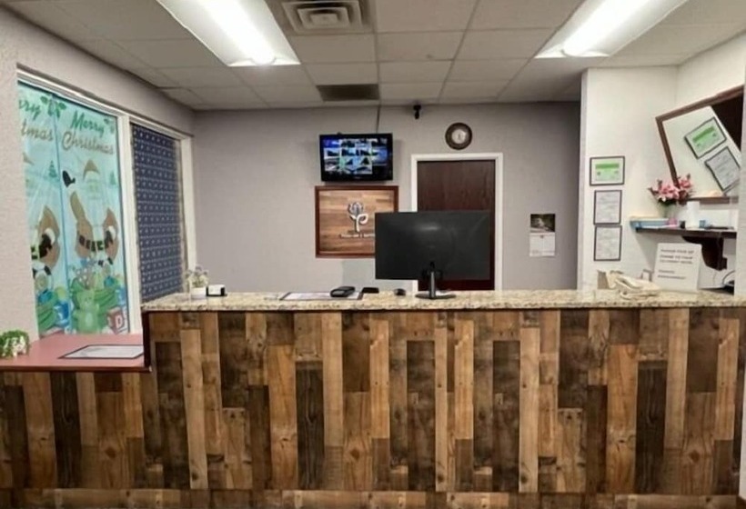 فندق Posh Inn & Suites