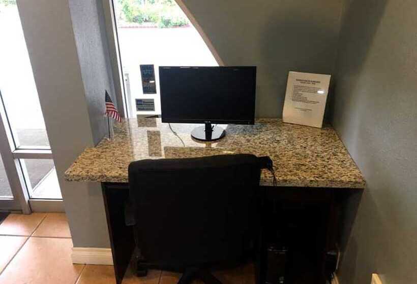 فندق Escondido Lodge