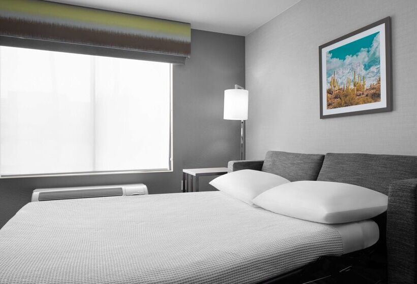 هتل Hampton Inn Phoenix Biltmore