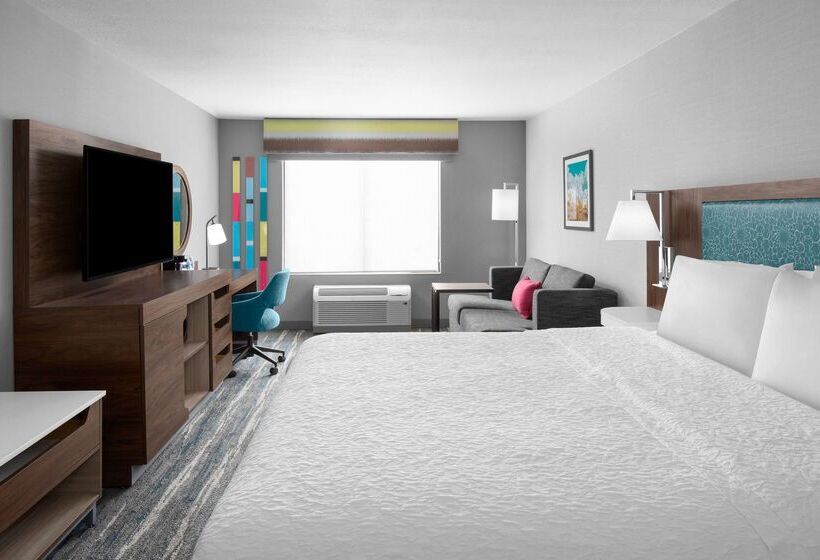 هتل Hampton Inn Phoenix Biltmore