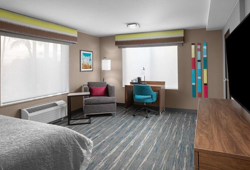 هتل Hampton Inn Phoenix Biltmore