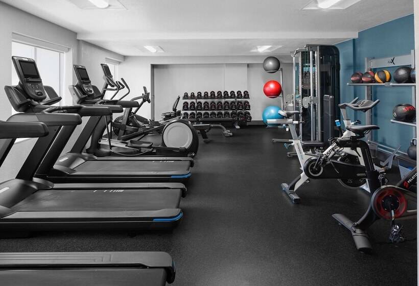 هتل Hampton Inn Phoenix Biltmore