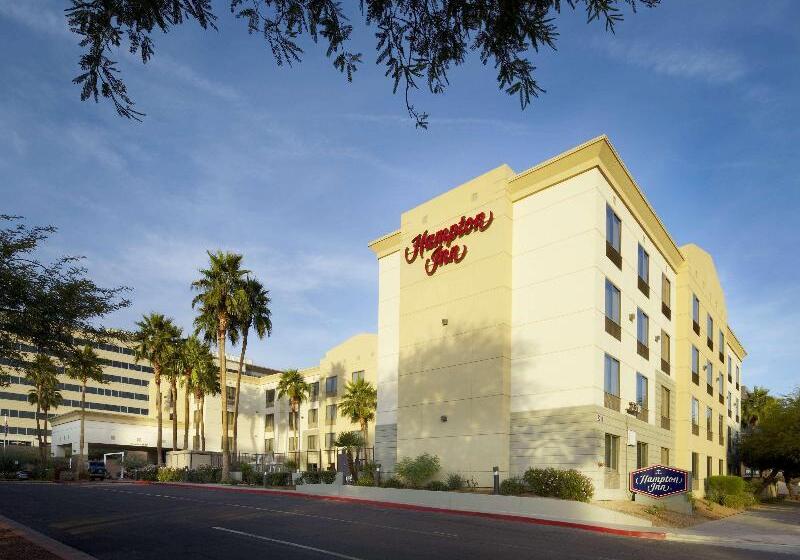 هتل Hampton Inn Phoenix Biltmore