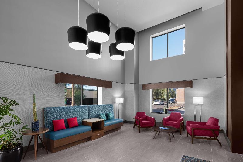 هتل Hampton Inn Phoenix Biltmore