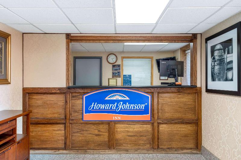فندق Howard Johnson By Wyndham Gillette