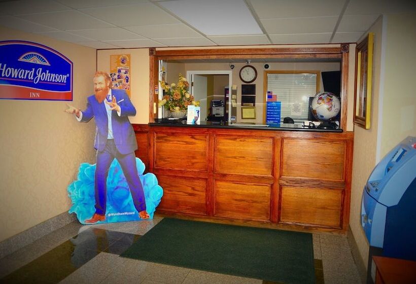 فندق Howard Johnson By Wyndham Gillette