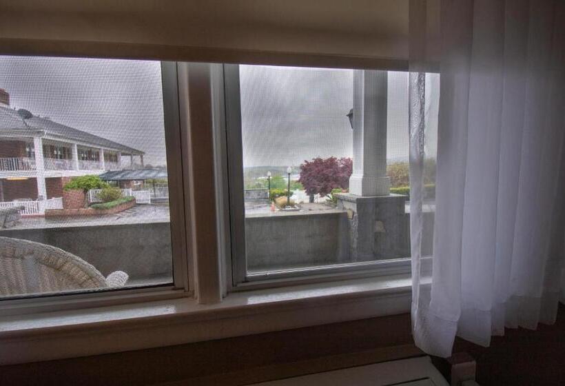 בית מלון כפרי Inn On The Hudson