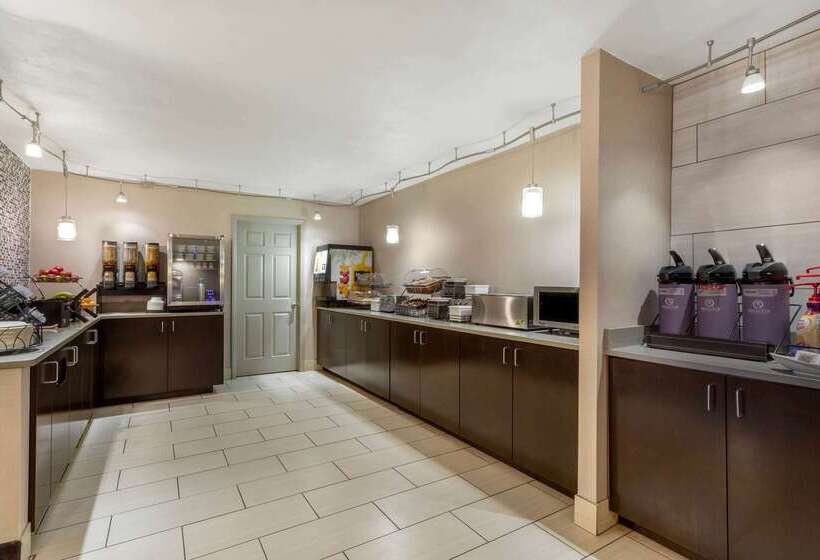 בית מלון כפרי La Quinta Inn By Wyndham Binghamton Johnson City