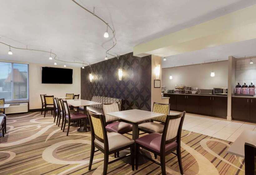 בית מלון כפרי La Quinta Inn By Wyndham Binghamton Johnson City