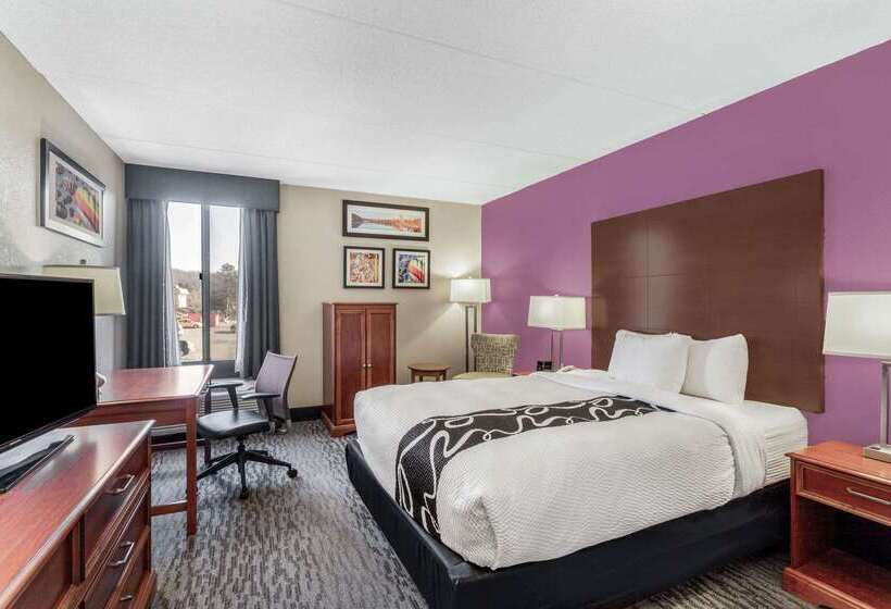 בית מלון כפרי La Quinta Inn By Wyndham Binghamton Johnson City
