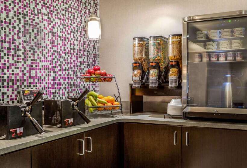 בית מלון כפרי La Quinta Inn By Wyndham Binghamton Johnson City