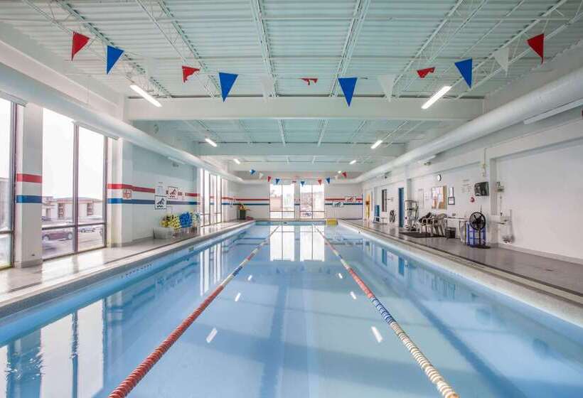 בית מלון כפרי La Quinta Inn By Wyndham Binghamton Johnson City