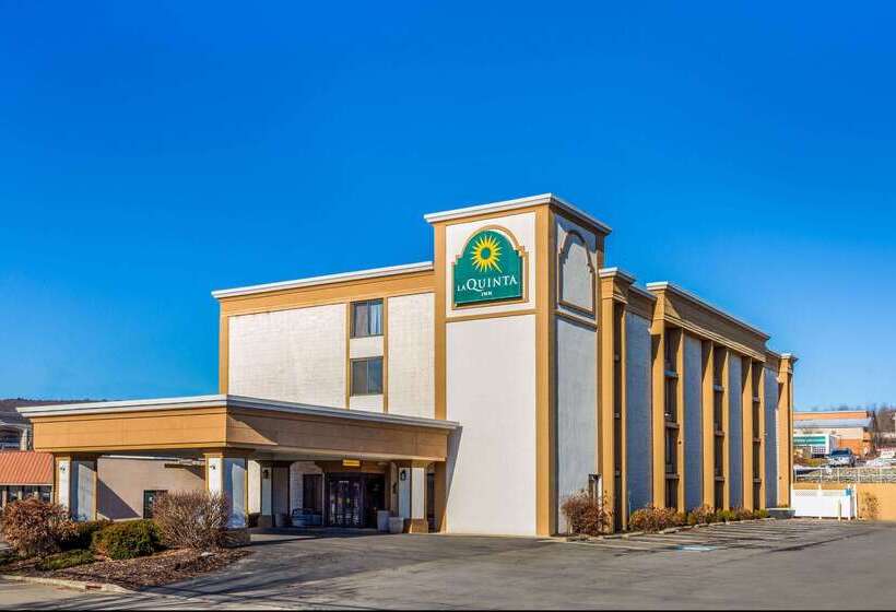 בית מלון כפרי La Quinta Inn By Wyndham Binghamton Johnson City
