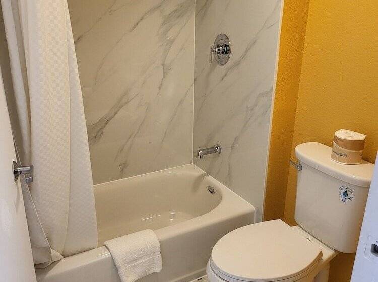 فندق Olympic Inn & Suites Port Angeles