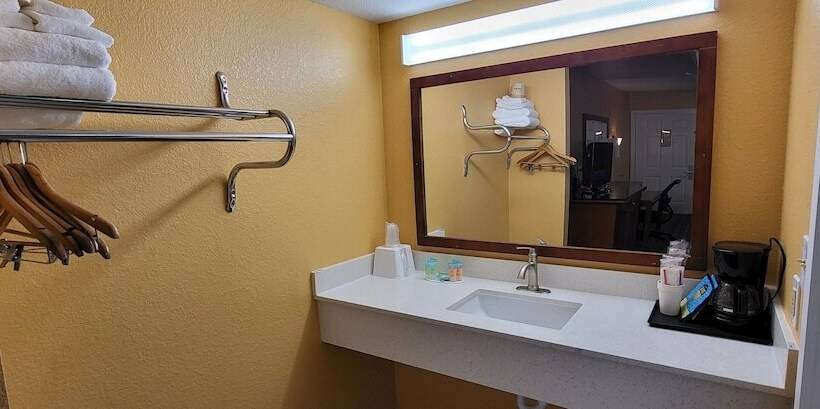 فندق Olympic Inn & Suites Port Angeles