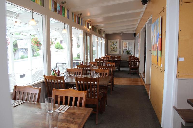 فندق Outlook Inn