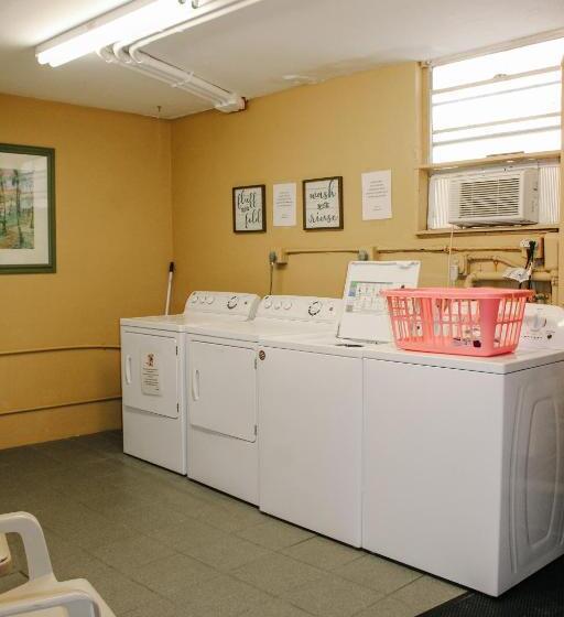 فندق Outrigger Beach Club Resort