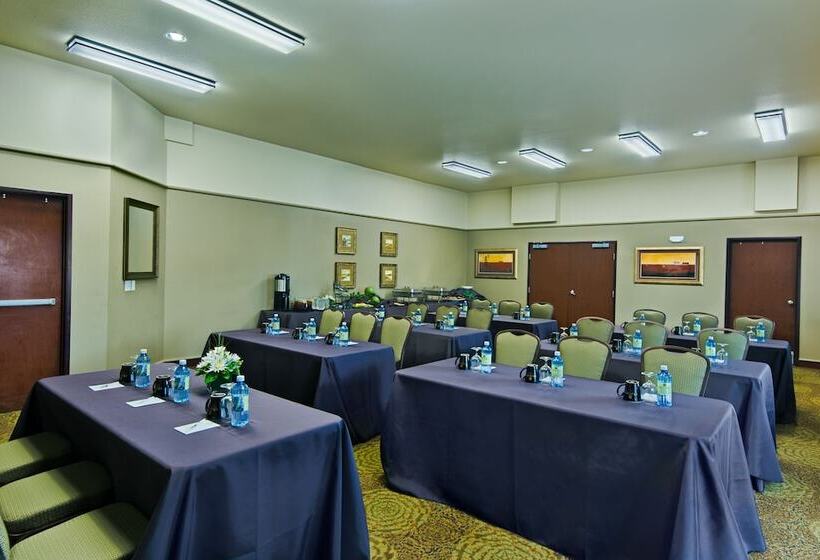 فندق Oxford Suites Hermiston