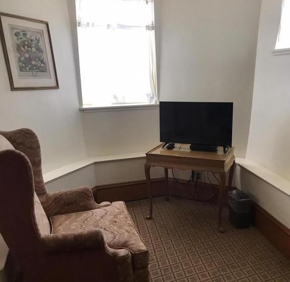 فندق Pacific Grove Inn