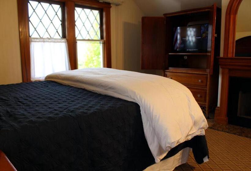 فندق Pacific Grove Inn