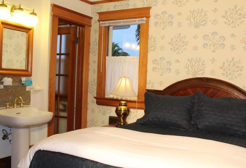 فندق Pacific Grove Inn