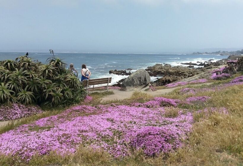 فندق Pacific Grove Inn